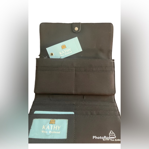 NWT Kathy Van Zeeland Silver Patent Croc Wallet - Picture 5 of 7